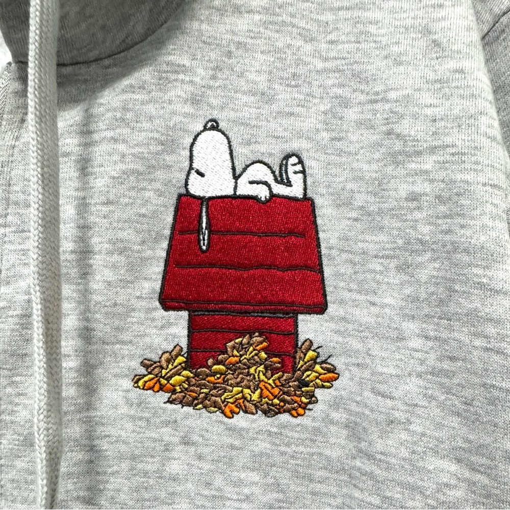 NWT Snoopy Fall Foliage Fleece Lined Hoodie Sweatshirt L